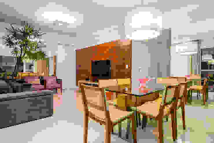 Moderne Esszimmer von okna arquitetura Modern Holz Holznachbildung
