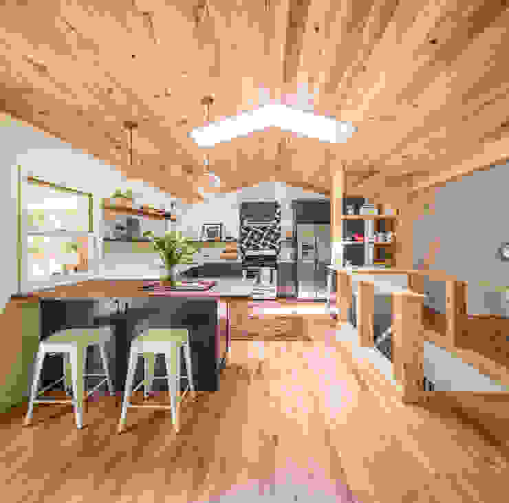 Before and after: this renovated ranch kitchen beautifully blends rustic with modern | homify