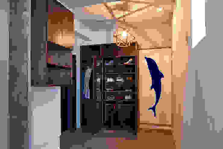 玄関土間 tai_tai STUDIO ラスティックスタイルの 玄関&廊下&階段 玄関,イルカ