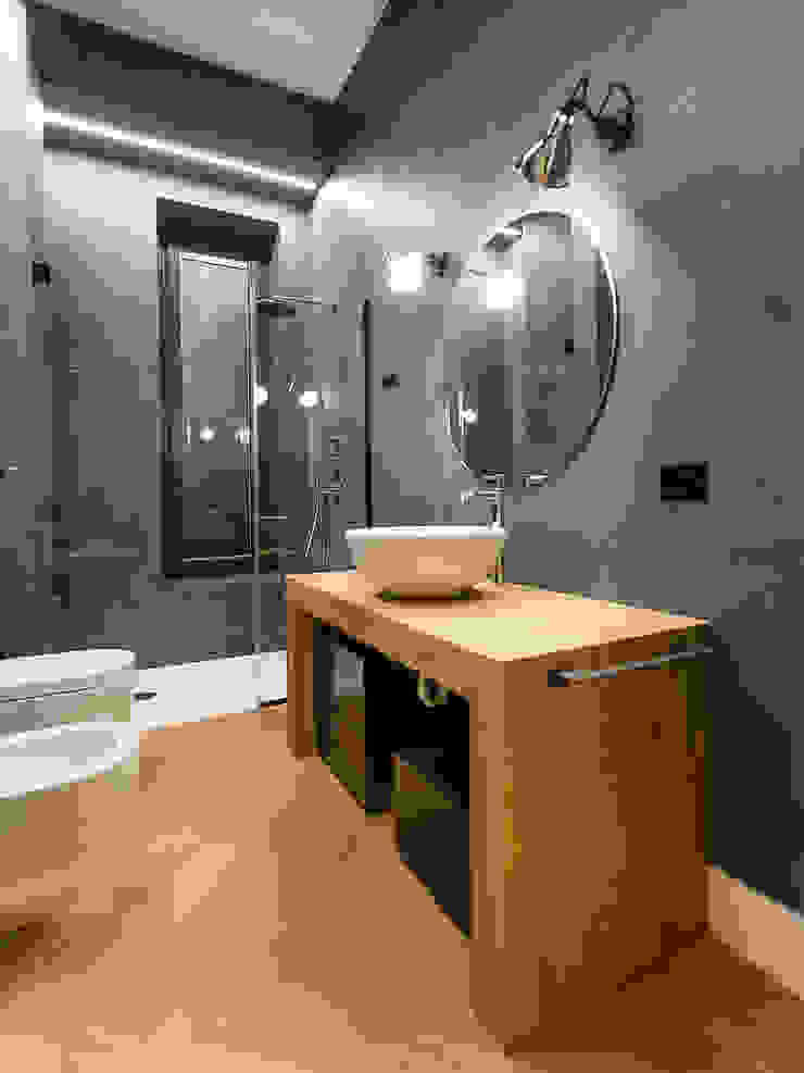Villa Ferroli | Bathroom GD Arredamenti Bagno moderno Legno massello Effetto legno GD Arredamenti,GeD Cucine,lavabo bagno,arredo bagno,specchio bagno,bagno,bagno piccolo,doccia filo pavimento,pavimento in legno,illuminazione bagno,pavimento del bagno