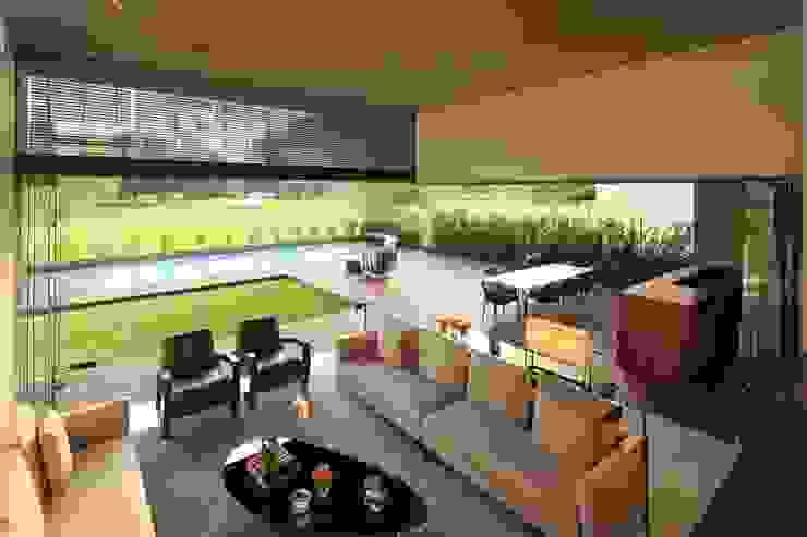 M2 HOUSE: Terrazas de estilo por Hernandez Silva Arquitectos, Moderno