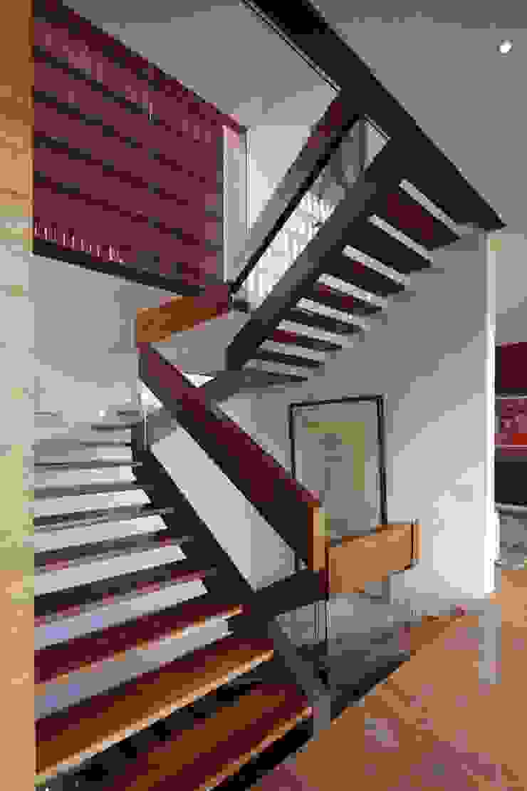 RED HOUSE Hernandez Silva Arquitectos درج