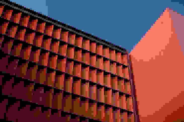 RED HOUSE Hernandez Silva Arquitectos منازل