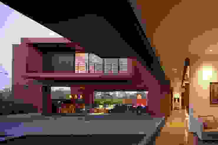 RED HOUSE Hernandez Silva Arquitectos منازل