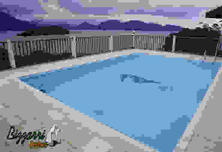 Em Cima De 2 Pilares A Construcao Da Piscina Junto A Casa Homify