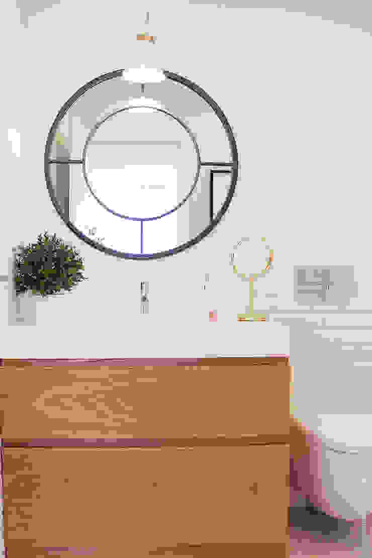 Catarina Batista Studio Baños de estilo escandinavo