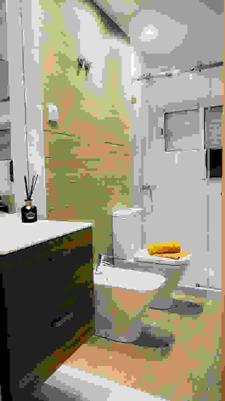 Baños modernos de C evolutio Lda Moderno