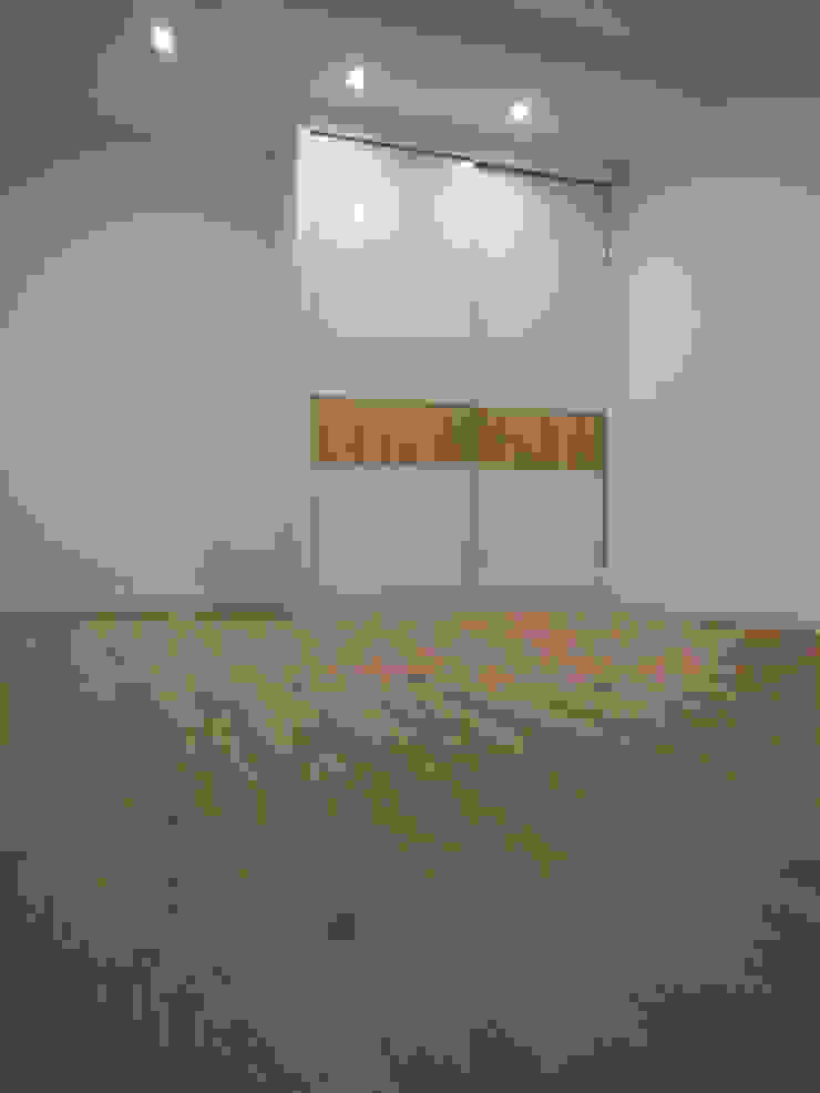 Dormitorios modernos: Ideas, imágenes y decoración de C evolutio Lda Moderno