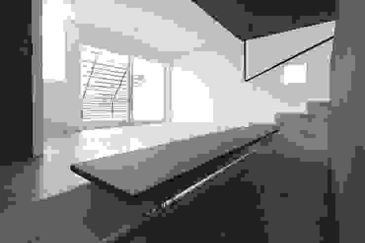 IS パンチングメタルの階段のある家, 山縣洋建築設計事務所 山縣洋建築設計事務所 モダンデザインの 書斎