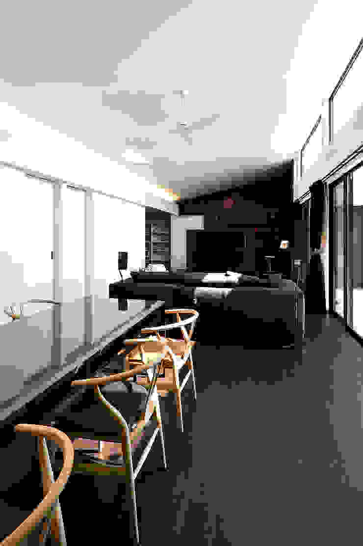 *studio LOOP 建築設計事務所 Soggiorno moderno