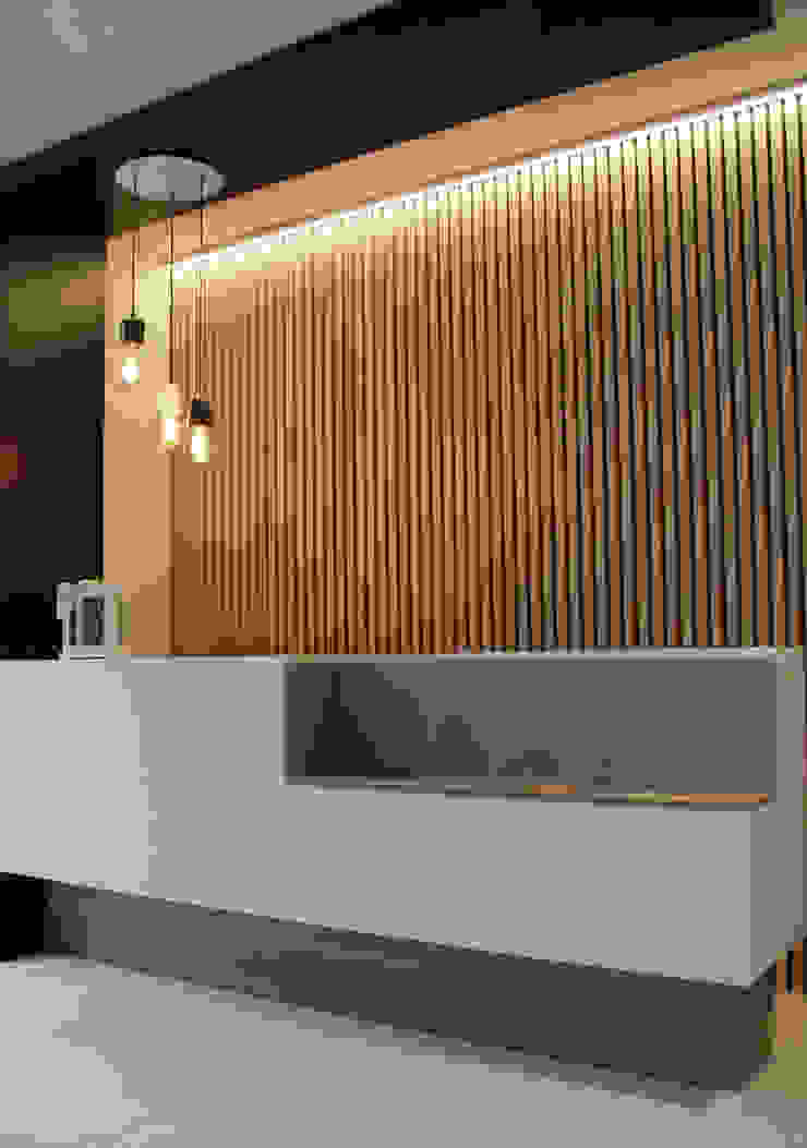 L' ALTERNATIVA ESTETICA BEAUTY & CARE ALMA DESIGN Ingresso, Corridoio & Scale in stile moderno