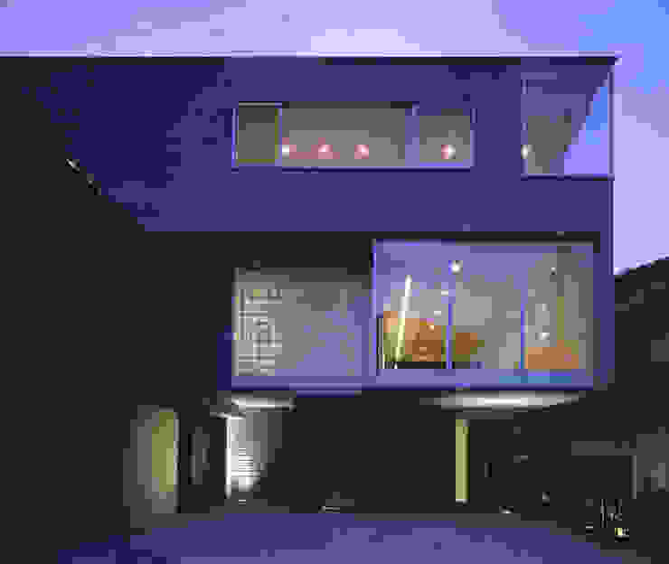 HIROO FLAT 裏手の広大な森を借景とした住まい, JWA，Jun Watanabe & Associates JWA，Jun Watanabe & Associates Modern Houses