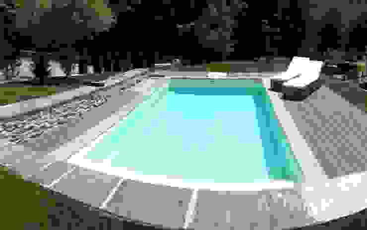 Piscina interrata in abitazione privata, Alimon Piscine Alimon Piscine Giardino con piscina piscina in giardino,piscina all'aperto