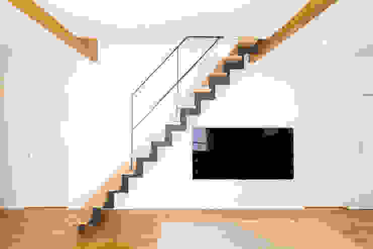 空間と調和した素敵なデザインの階段をご紹介 Homify 空間と調和した素敵なデザインの階段をご紹介 Homify