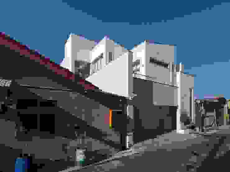 勝暉建築工程行 Case moderne
