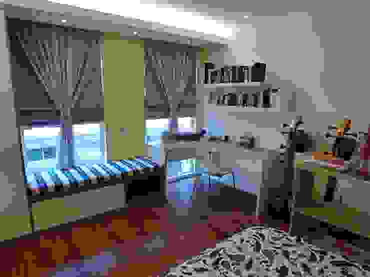 inDfinity Design (M) SDN BHD Tropical style bedroom