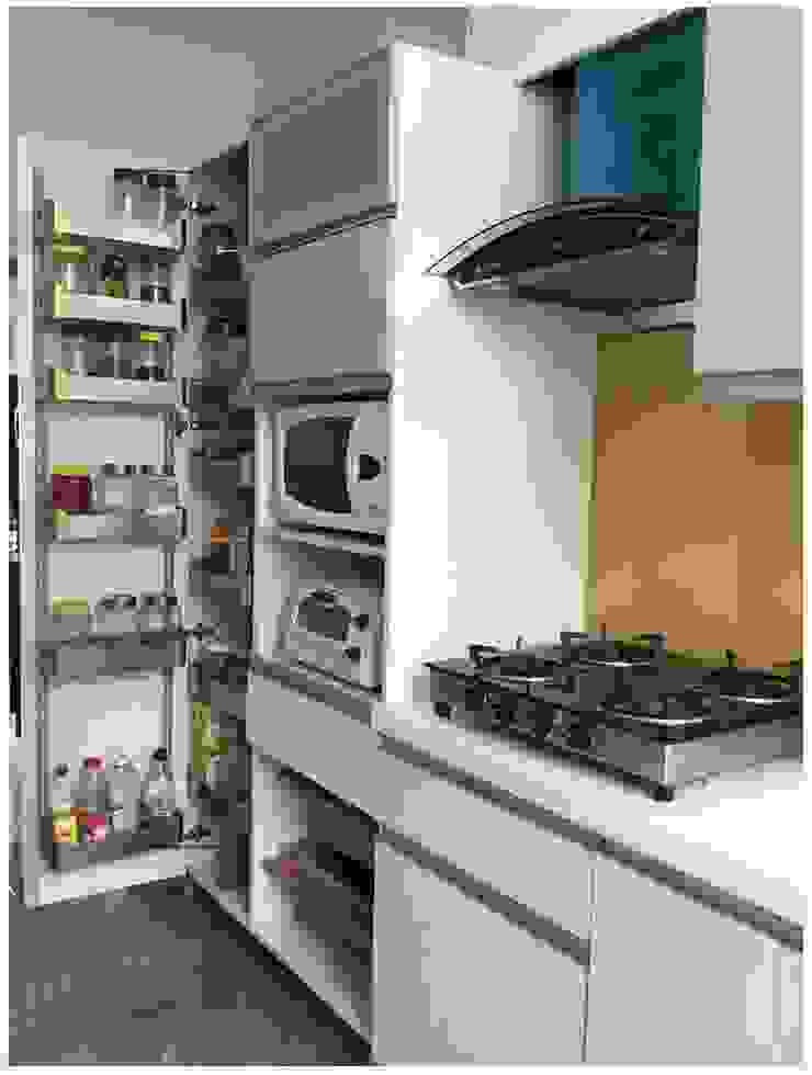 Tall Unit System in the Kitchen Studio Ipsa Modern kitchen