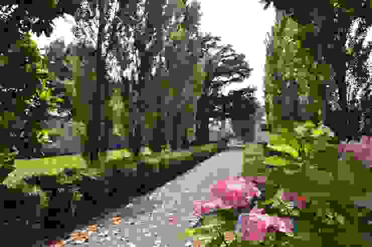 Restauro del giardino di Villa Litta Modignani, arch. Valerio Cozzi arch. Valerio Cozzi Classic style garden