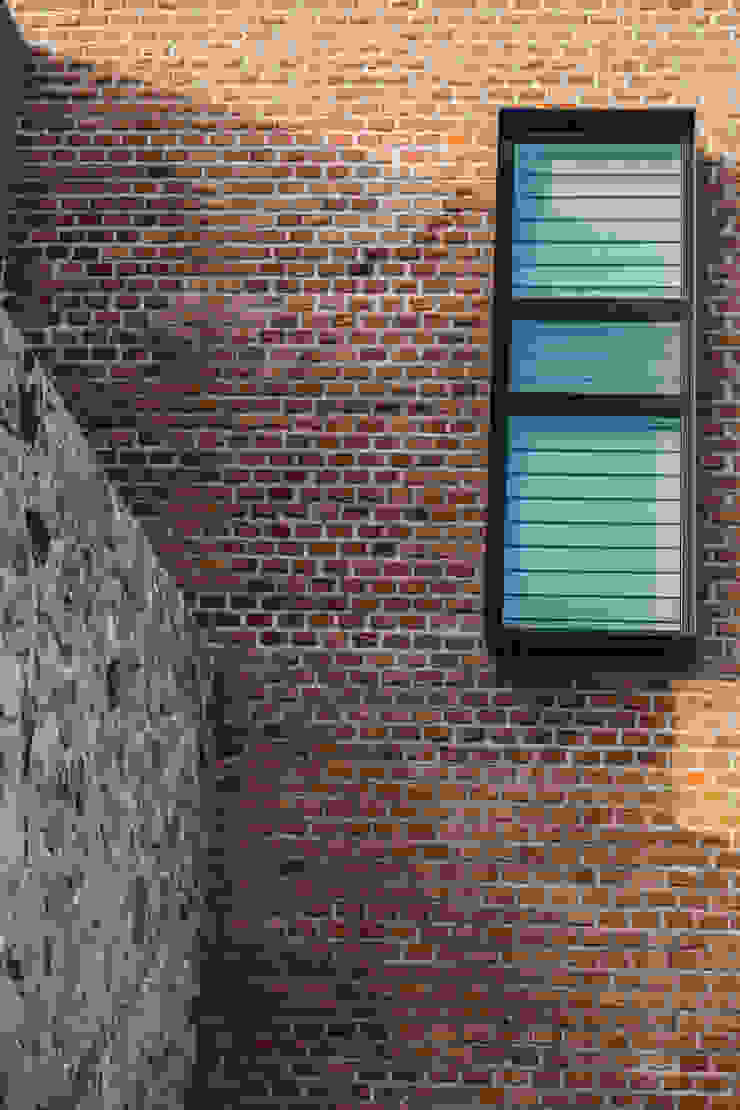 Zona Arquitectura Más Ingeniería Single family home Bricks Orange