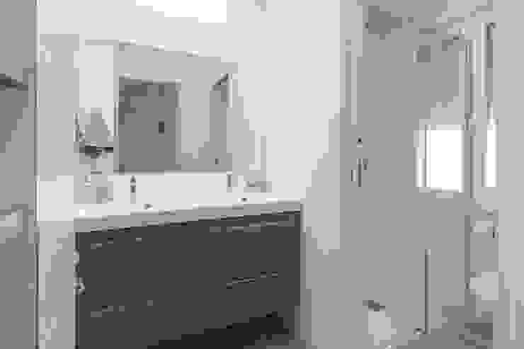 Baño Become a Home Baños de estilo escandinavo