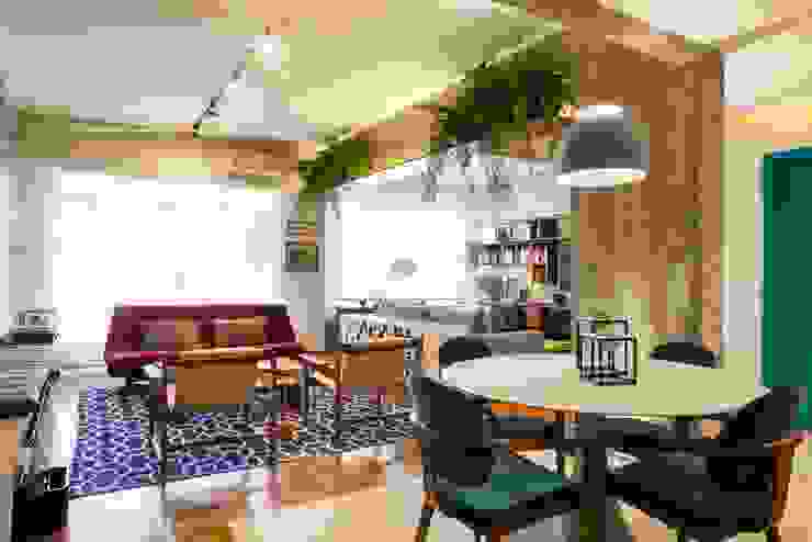 Apartamento Frei Caneca Marcella Loeb Salas de jantar modernas Madeira