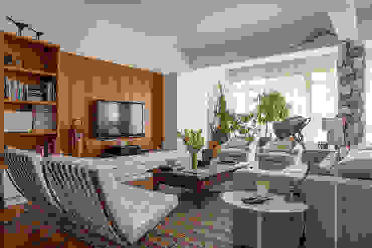 Apartamento Higienópolis Marcella Loeb Salas de estar modernas
