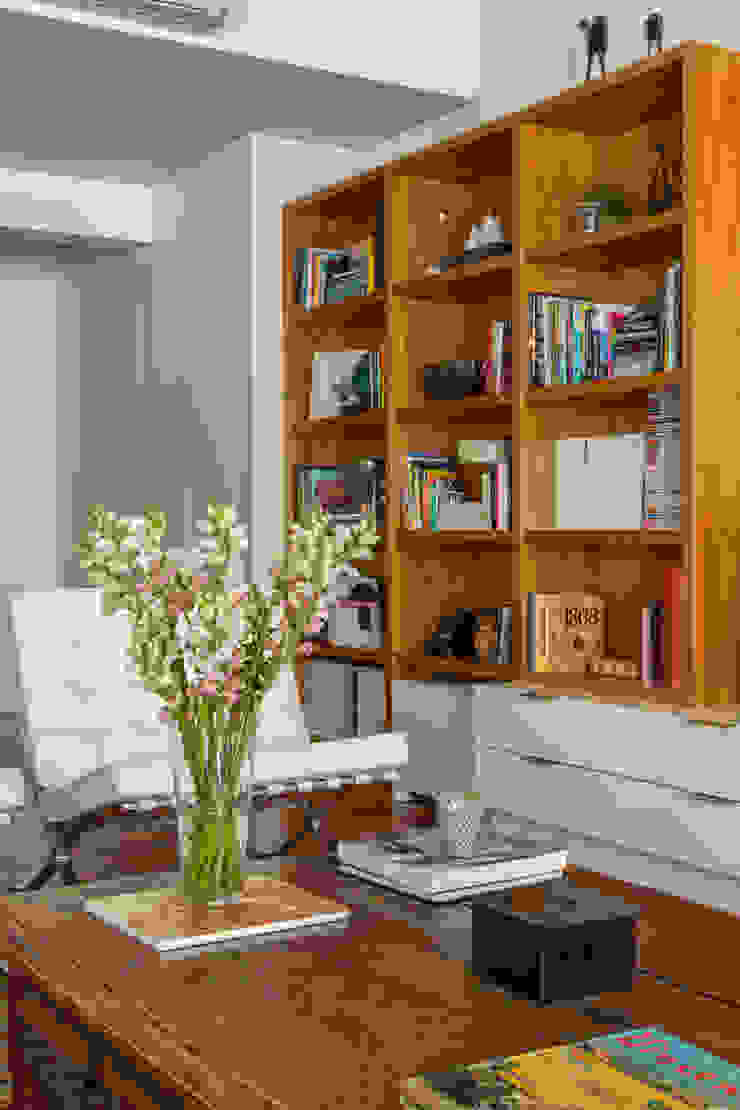 Apartamento Higienópolis Marcella Loeb Salas de estar modernas
