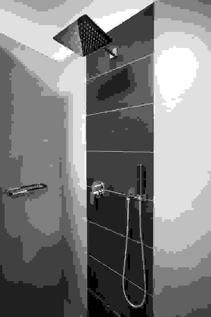 Casa-Cannocchiale, MAMESTUDIO MAMESTUDIO Bagno minimalista