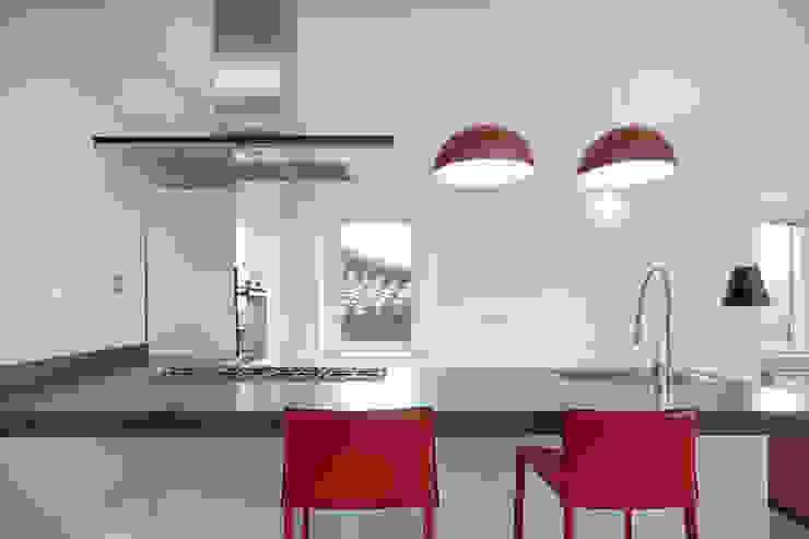 Casa-Cannocchiale, MAMESTUDIO MAMESTUDIO Cucina minimalista