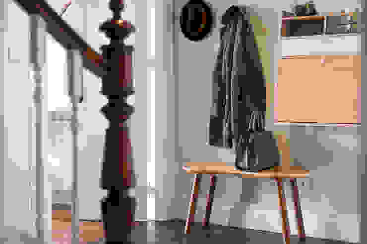 Vivenda em S. Mamede de Infesta - SHI Studio Interior Design, ShiStudio Interior Design ShiStudio Interior Design Skandinavischer Flur, Diele & Treppenhaus Accessoires und Dekoration