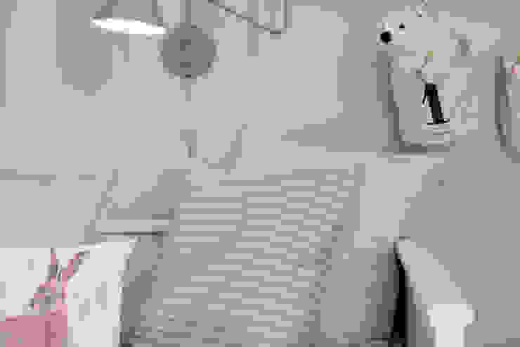 Quarto criança - vivenda em S. Mamede - Projeto de interiores Shi Studio - Matosinhos, Porto por ShiStudio Interior Design Moderno