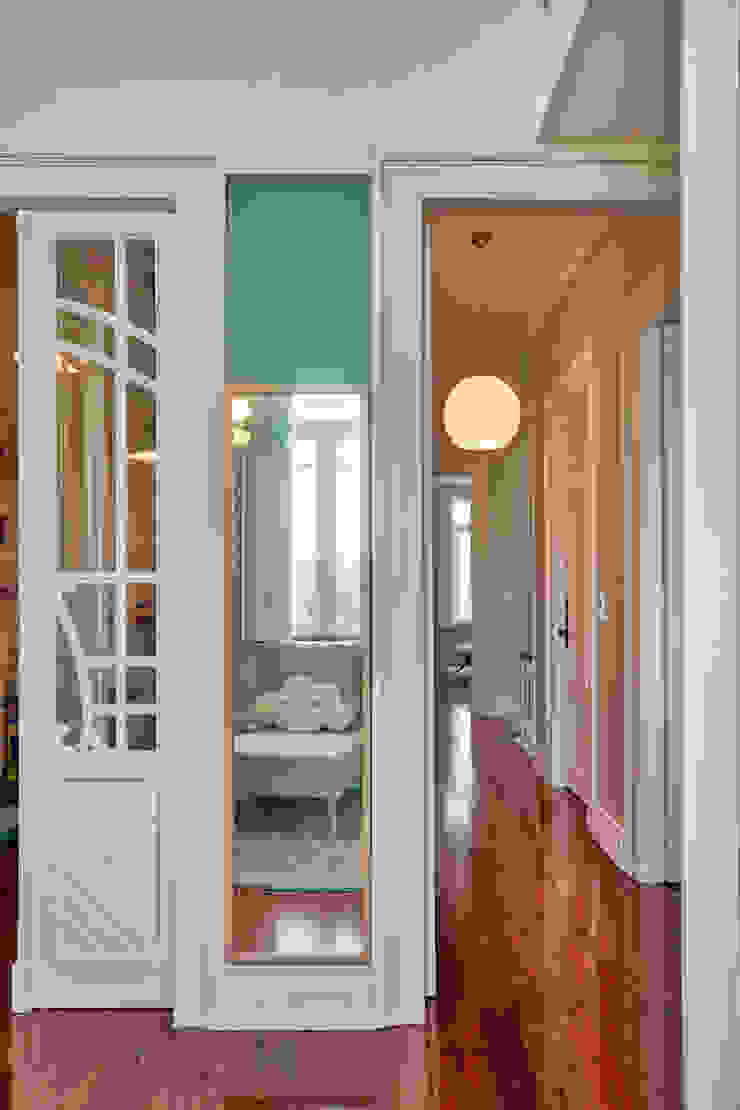 Zona dos quartos - vivenda em S. Mamede - Projeto de interiores Shi Studio - Matosinhos, Porto por ShiStudio Interior Design Eclético