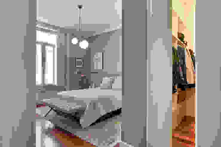 Quarto casal - vivenda em S. Mamede - Projeto de interiores Shi Studio - Matosinhos, Porto Quartos escandinavos por ShiStudio Interior Design Escandinavo