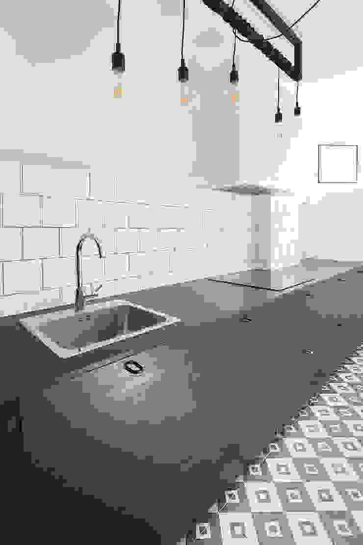 A Casa da Mariana Cozinhas escandinavas por Homestories Escandinavo