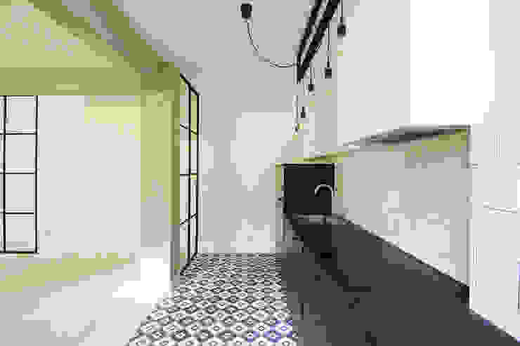 A Casa da Mariana Cozinhas escandinavas por Homestories Escandinavo