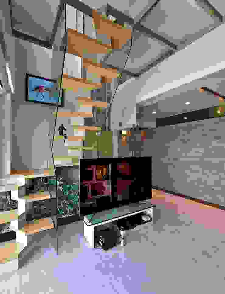 homify Minimalist corridor, hallway & stairs