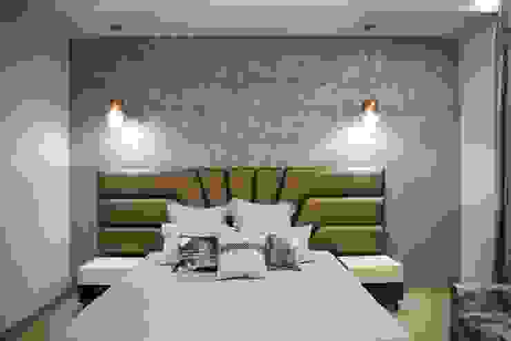 Guest room QBOID DESIGN HOUSE Asian style bedroom