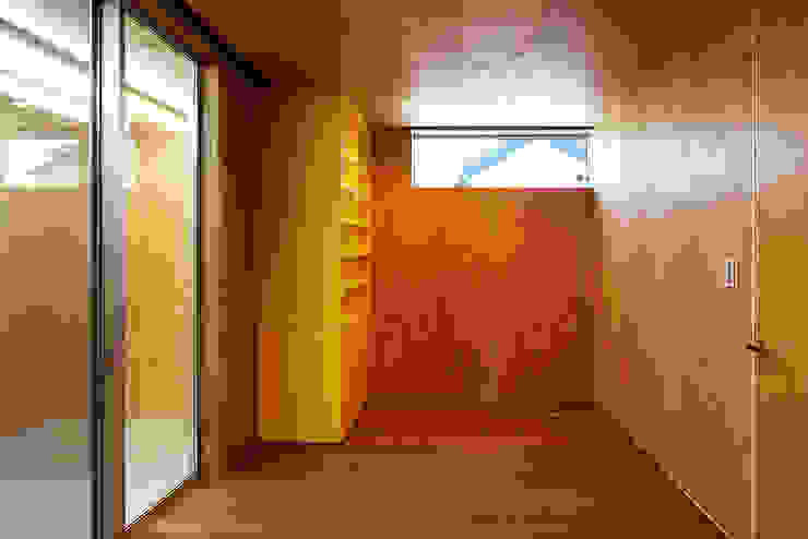 *studio LOOP 建築設計事務所 Moderne Garagen & Schuppen