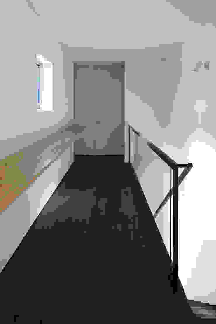 *studio LOOP 建築設計事務所 Moderner Flur, Diele & Treppenhaus