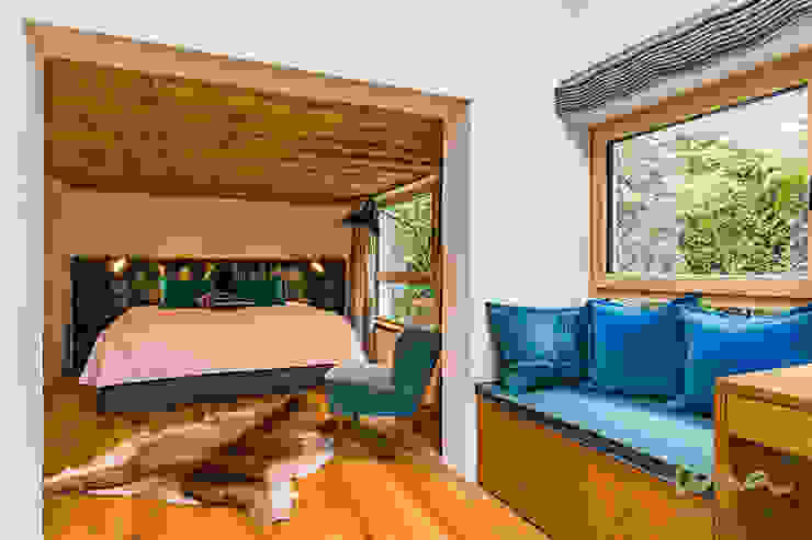Wohnen am See | Schlafzimmer UNA plant Schlafzimmer im Landhausstil