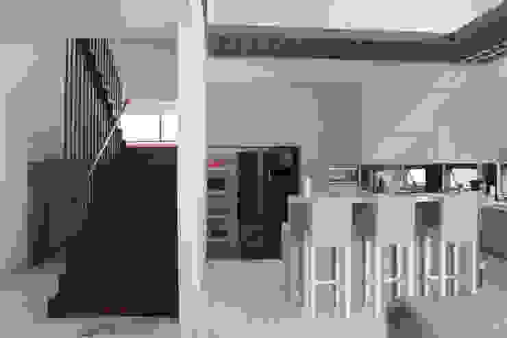 Desain Rumah Tropis Kontemporer Di Cikarang Homify Homify