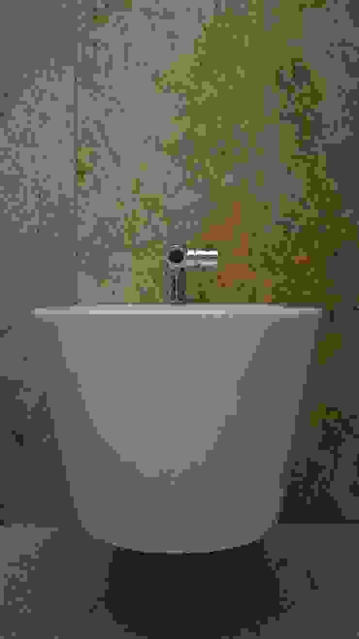 Bathrooms/ Dynamic444 od Dynamic444 Nowoczesny