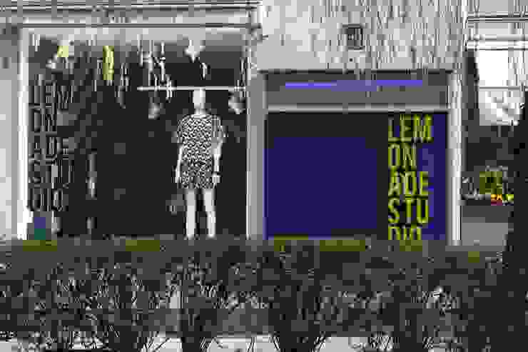 LEMONADE // fashion store // München LOVA Moderne Ladenflächen Holz Blau