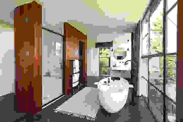 Greenacre Martins Camisuli Architects Eclectic style bathroom