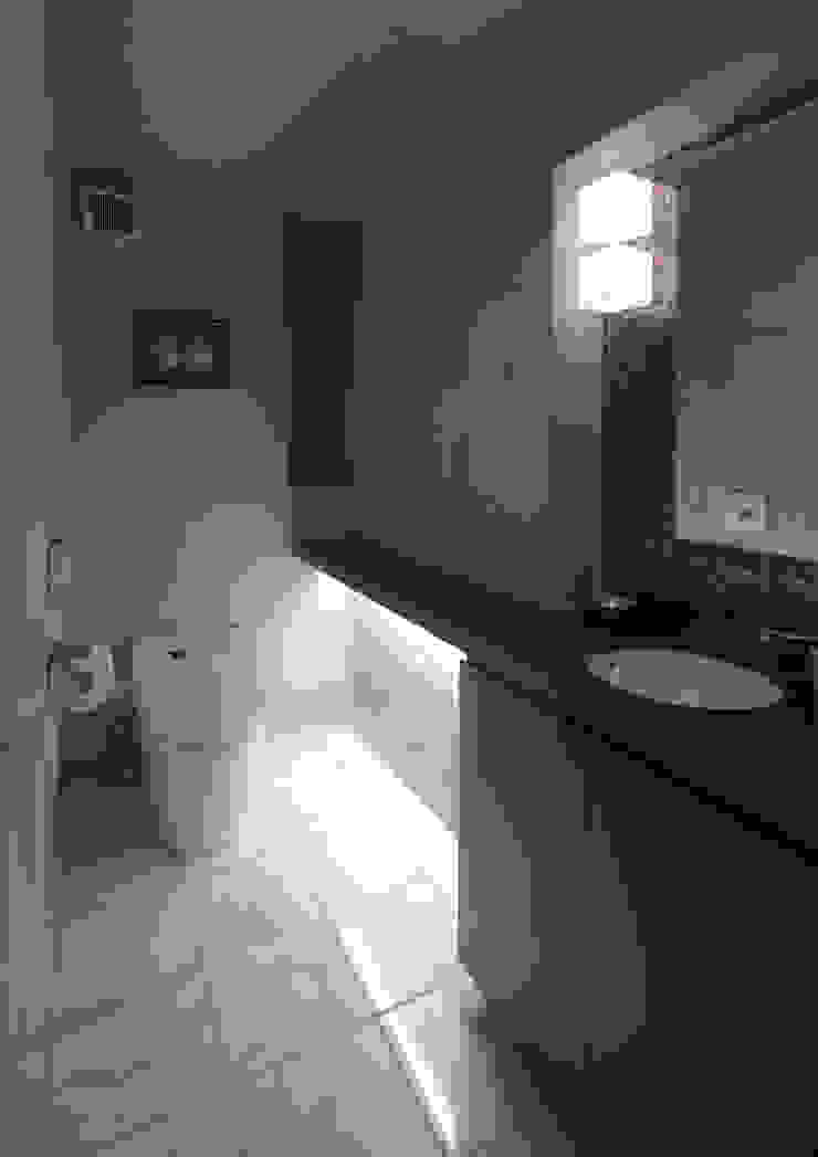 U建築設計室 Bagno moderno Piastrelle