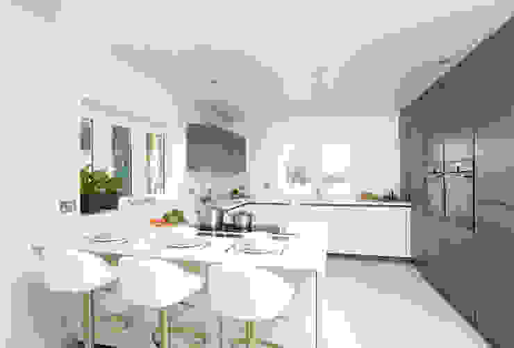 Urban Style Matt Lava Grey & White Gloss Urban Myth Built-in kitchens Grey