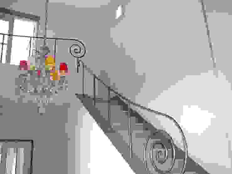 Barandas para escaleras, seguras y con estilo | 호미파이 & homify | 호미파이