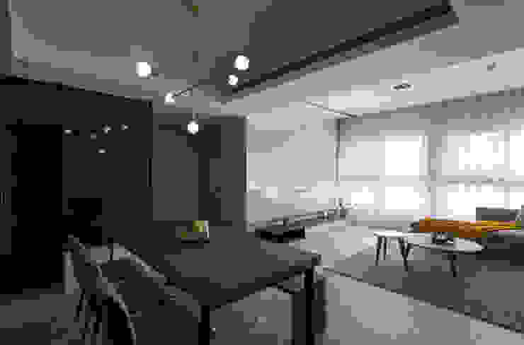橙羿設計有限公司 Sala da pranzo moderna