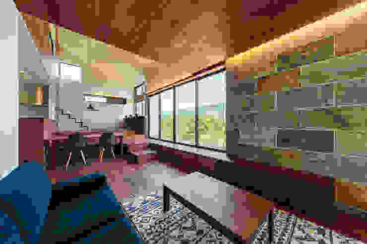 一級建築士事務所haus Nowoczesny salon Drewno Biały