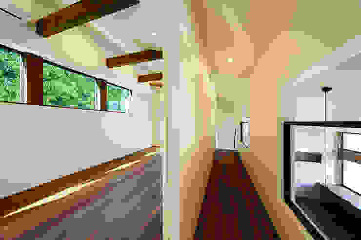 一級建築士事務所haus Pokój młodzieżowy Drewno Biały